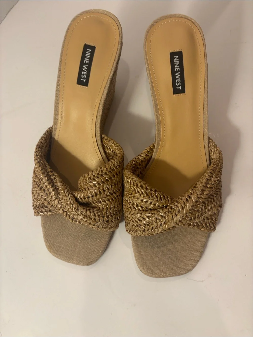 Nine West Nikhil twist wedge sandals 9.5